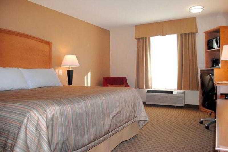 Mountain Retreat Hotel Squamish Room photo