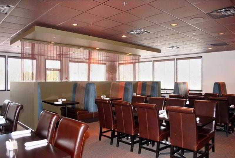 Mountain Retreat Hotel Squamish Restaurant photo
