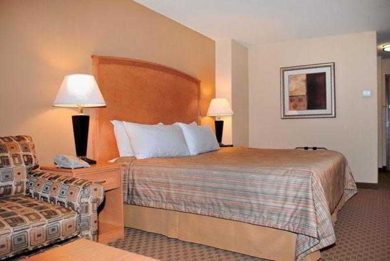 Mountain Retreat Hotel Squamish Exterior photo