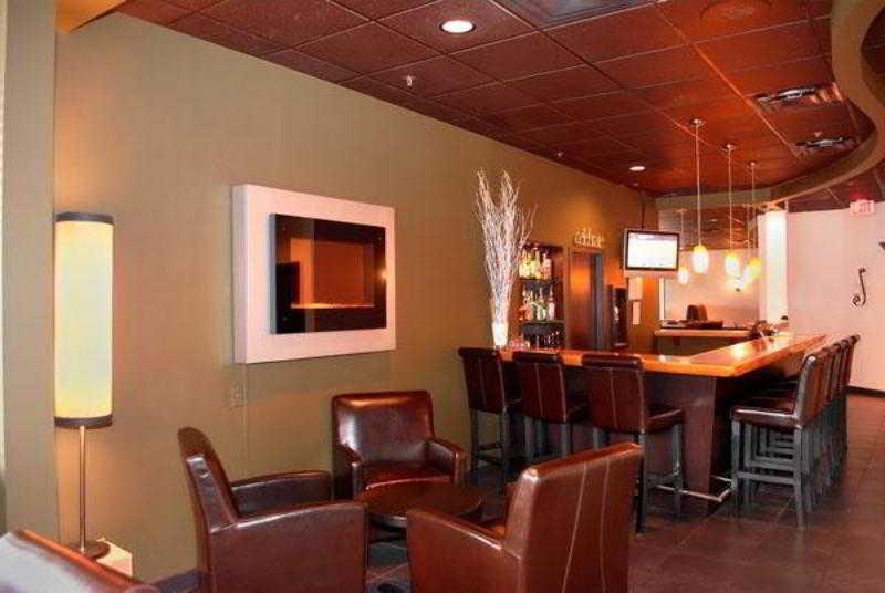 Mountain Retreat Hotel Squamish Restaurant photo