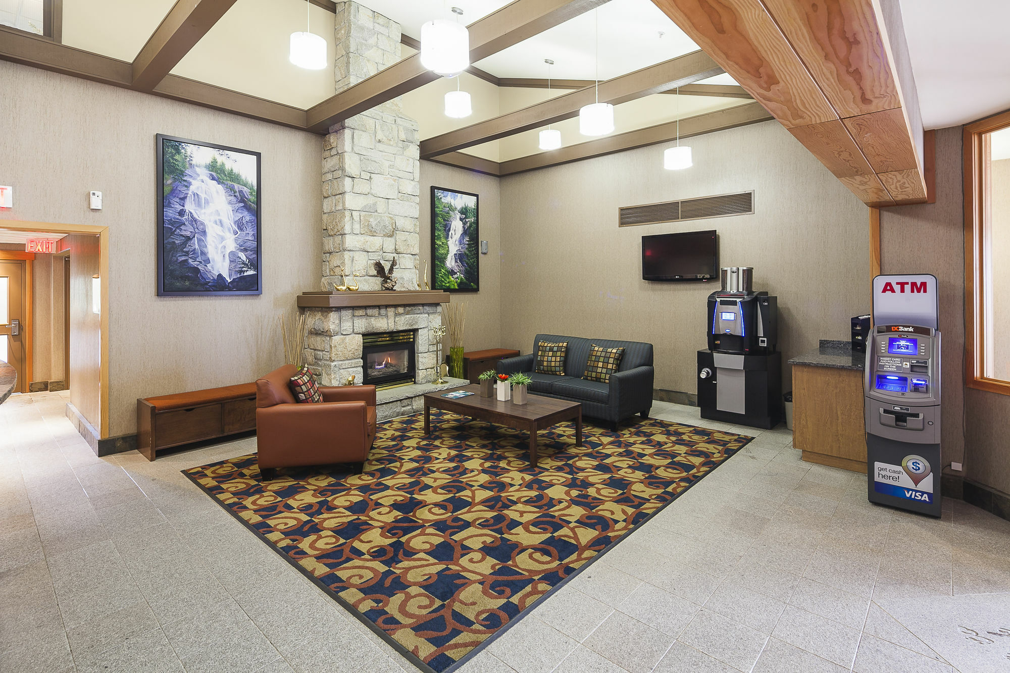 Mountain Retreat Hotel Squamish Exterior photo